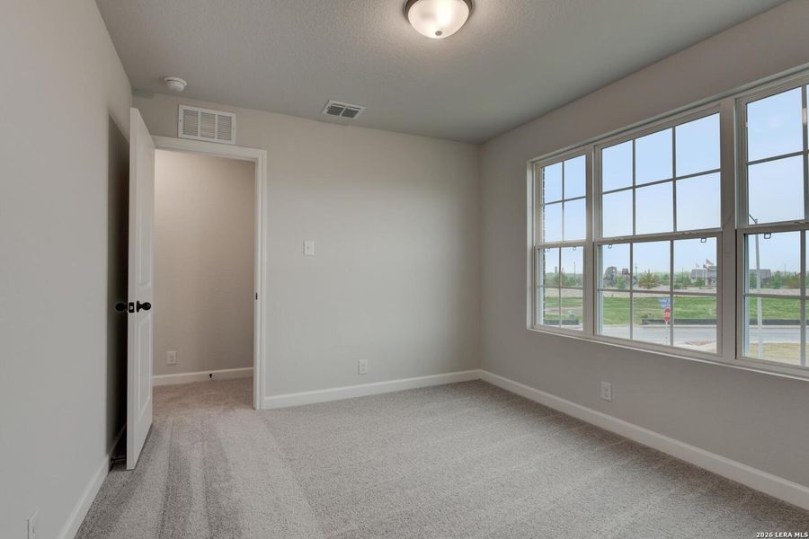 Spacious, unfurnished interior of a new home in , Schertz (Image 24).