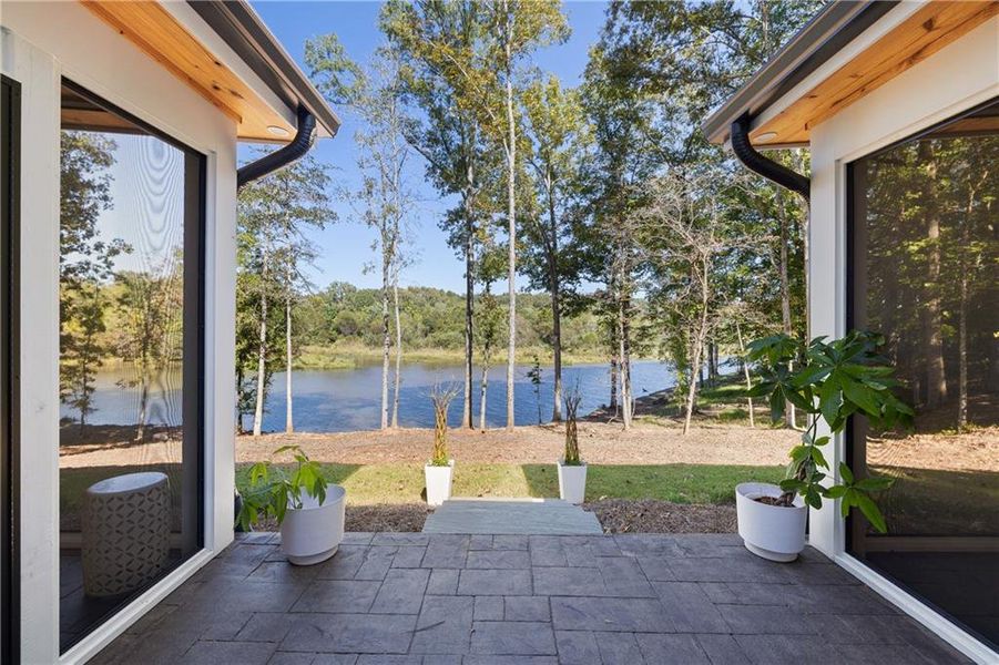 Exterior details and patio area of a home in , Eatonton (Image 29).