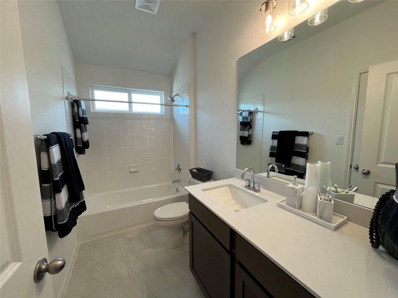 Upstairs full bath