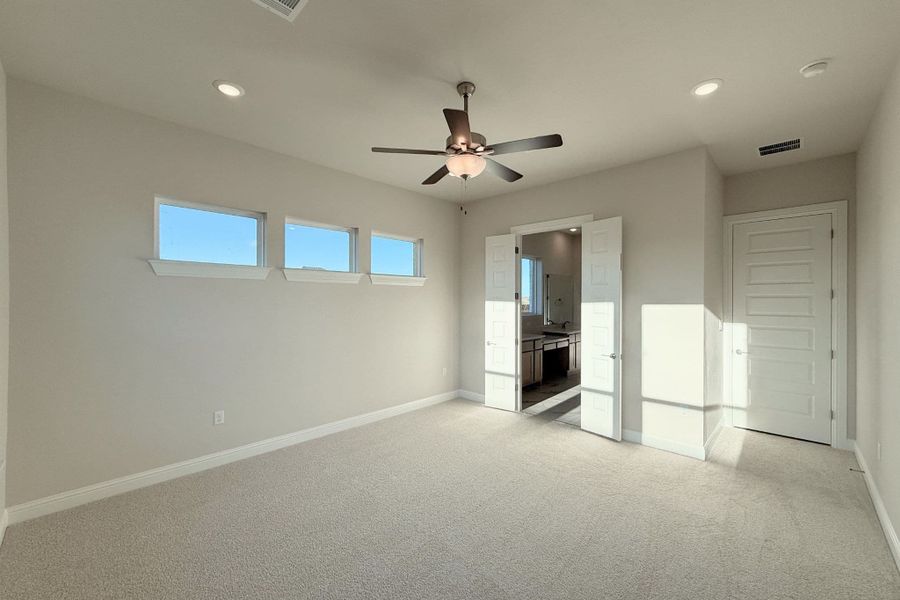 Spacious, unfurnished interior of a new home in The Grove at Blackhawk, Pflugerville (Image 17).