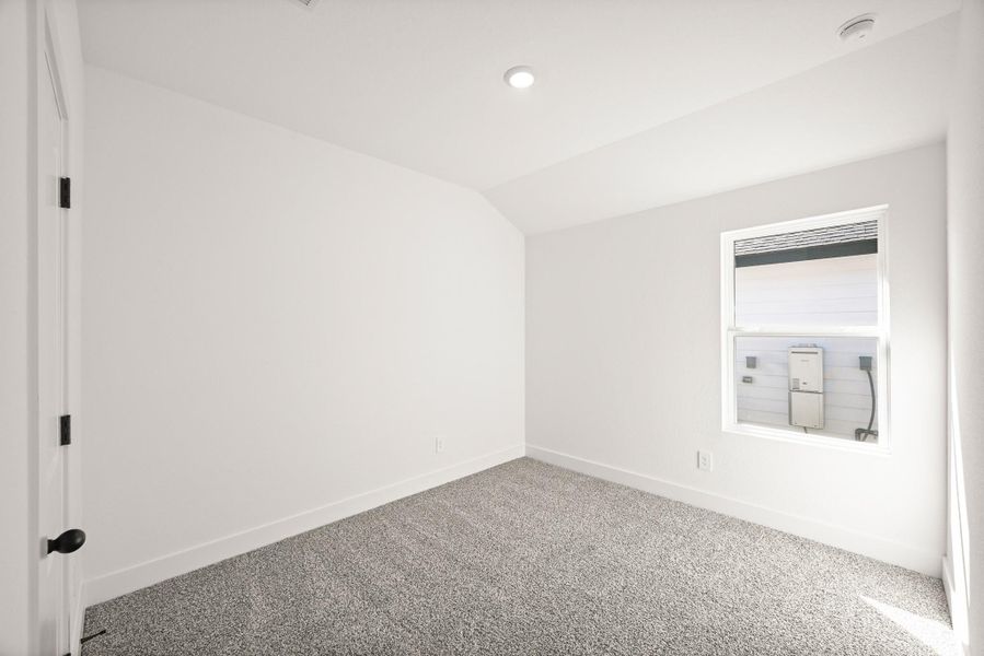 Spacious, unfurnished interior of a new home in Chapel Lakes, Montgomery (Image 24).