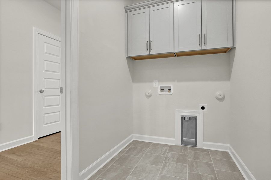 Spacious, unfurnished interior of a new home in East Wynd, Hampstead (Image 27).