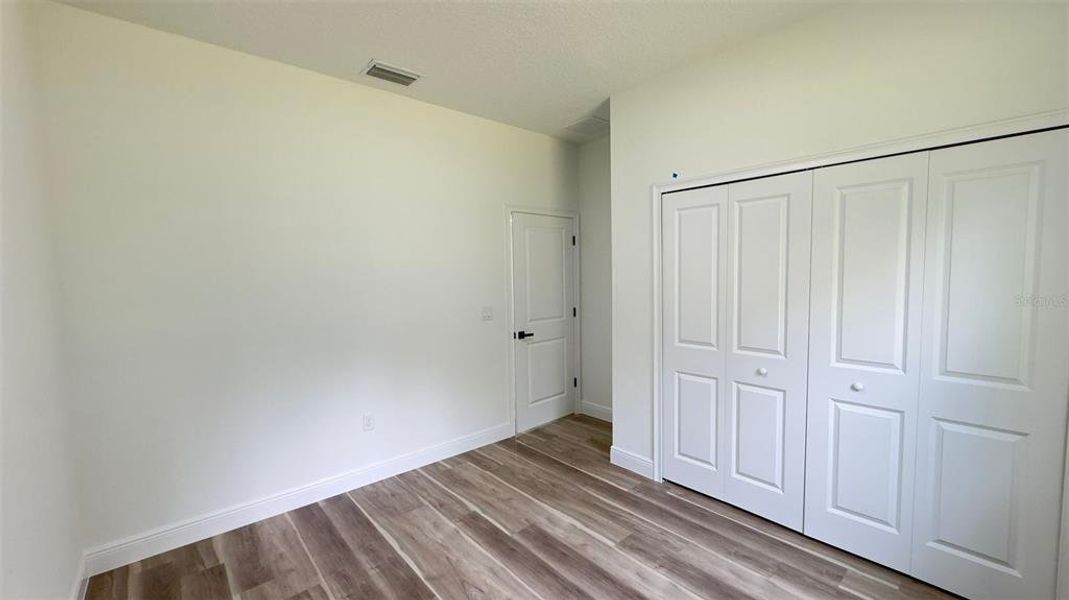 Spacious, unfurnished interior of a new home in , Citrus Springs (Image 14).