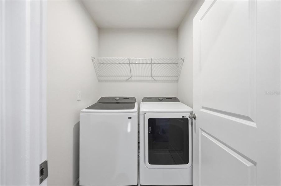 Close-up of interior finishes inside a home in Lakewood Park, Deland (Image 20).