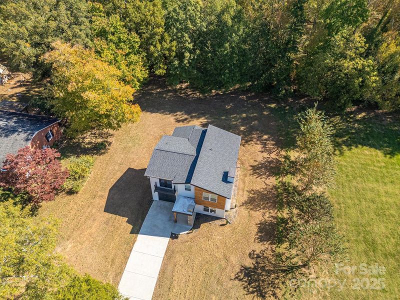 Image 33 of a home in .