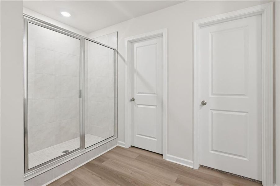 Spacious, unfurnished interior of a new home in Ivey Township, Dallas (Image 21).