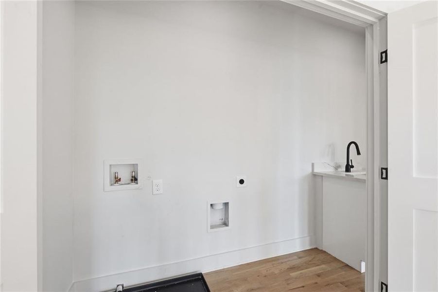 Spacious, unfurnished interior of a new home in , Clermont (Image 27).