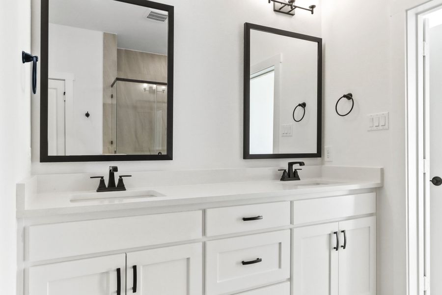 Furnished interior view inside a new home in Cottonwood Creek, Rowlett (Image 8).