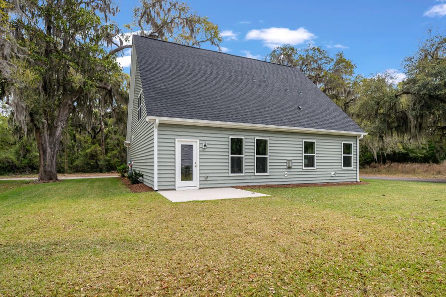 Exterior details and patio area of a home in Academy Park, Beaufort (Image 28).