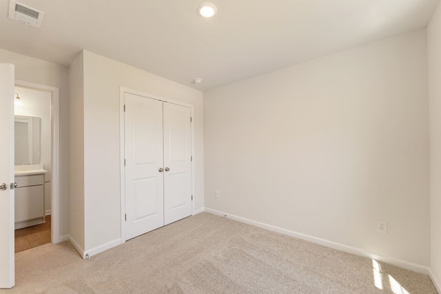 Spacious, unfurnished interior of a new home in Evergreen, Spartanburg (Image 16). Spacious, unfurnished interior of a new home in Evergreen, Spartanburg (Image 16).