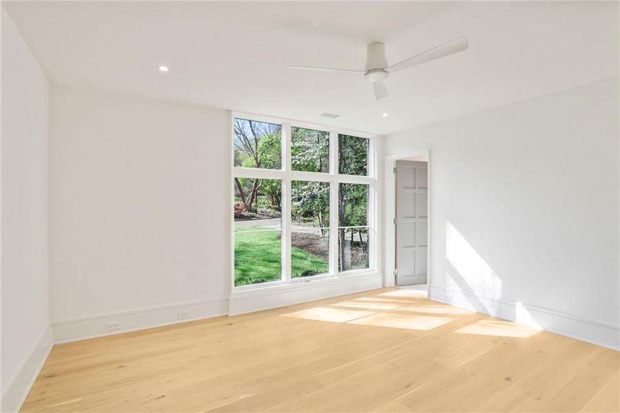 Spacious, unfurnished interior of a new home in , Atlanta (Image 21).