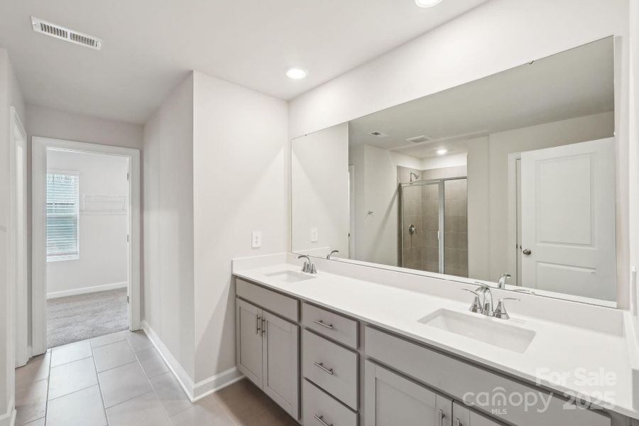 Photo is not of the actual home but is an inspirational photo of builder’s model home and may depict options, furnishings, and/or decorator features that are not included. Photo is not of the actual home but is an inspirational photo of builder’s model home and may depict options, furnishings, and/or decorator features that are not included.