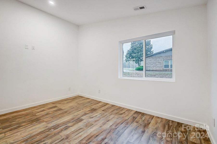 Spacious, unfurnished interior of a new home in , Shelby (Image 19).