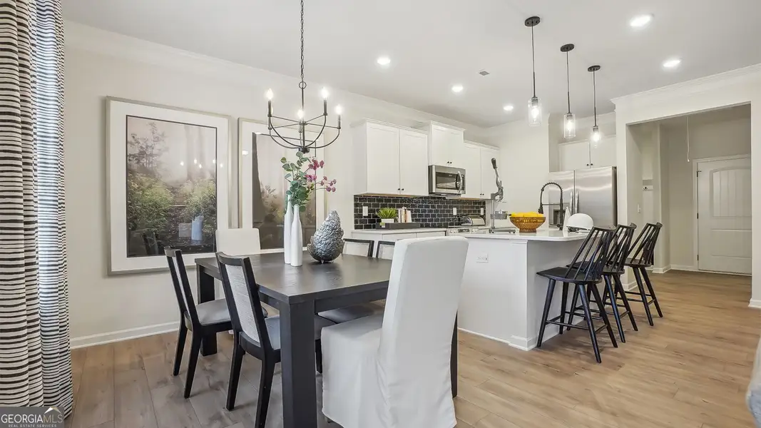 Furnished interior view inside a new home in Cobblestone Crossing Commons, Warner Robins (Image 6). Furnished interior view inside a new home in Cobblestone Crossing Commons, Warner Robins (Image 6).