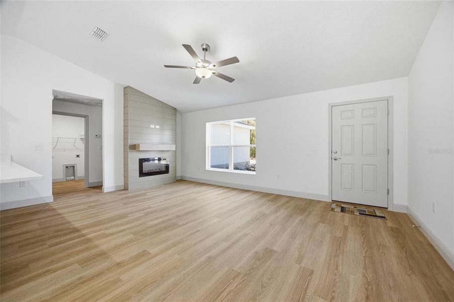 Spacious, unfurnished interior of a new home in , Summerfield (Image 29).