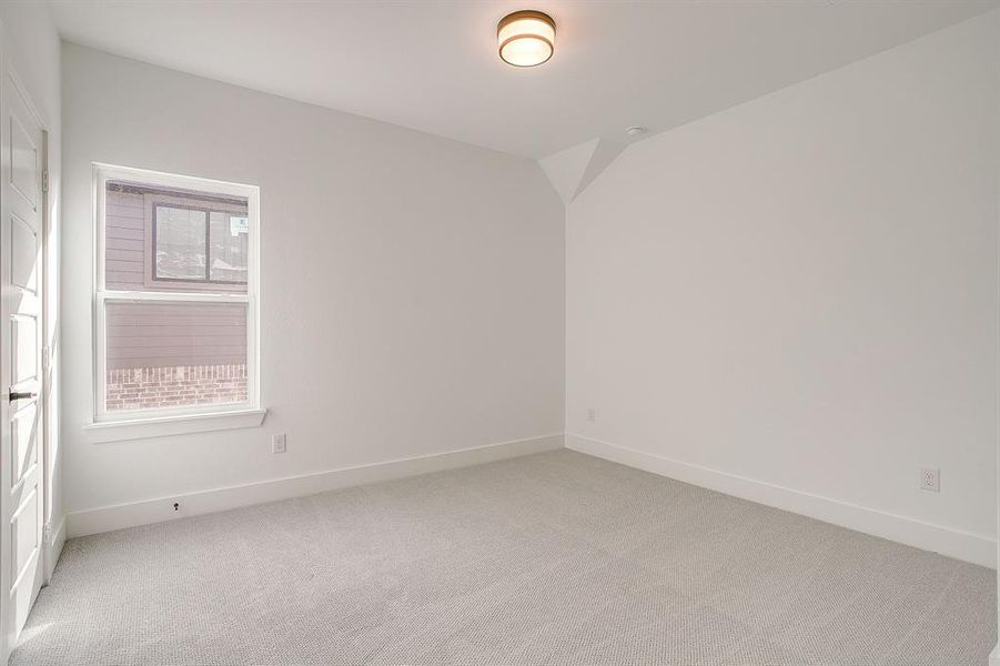 Spacious, unfurnished interior of a new home in Talon Hills, Fort Worth (Image 32).