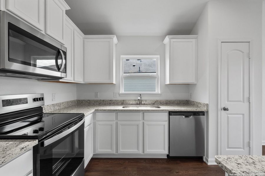 Furnished interior view inside a new home in Rosewood Estates, Lytle (Image 7).