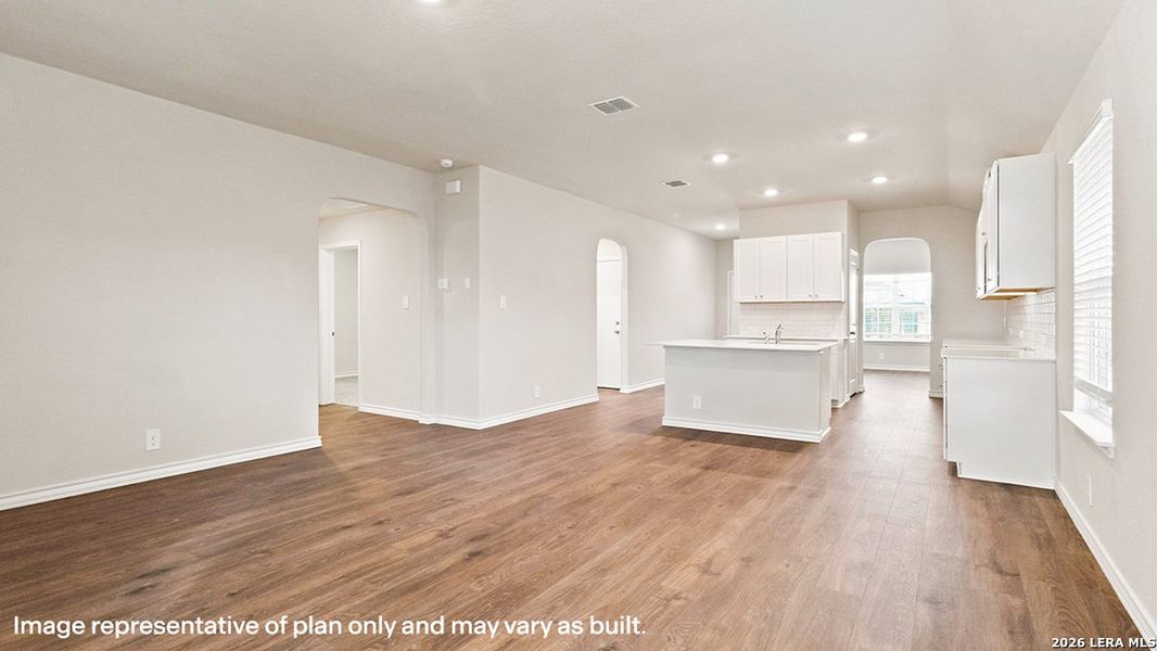 Spacious, unfurnished interior of a new home in Brookstone Creek, San Antonio (Image 30).