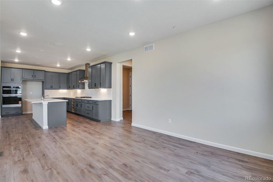 Spacious, unfurnished interior of a new home in Reunion Ridge, Commerce City (Image 32).