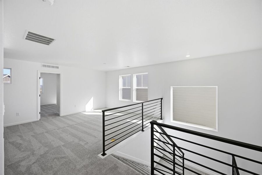 Spacious, unfurnished interior of a new home in Macanta, Castle Rock (Image 17).