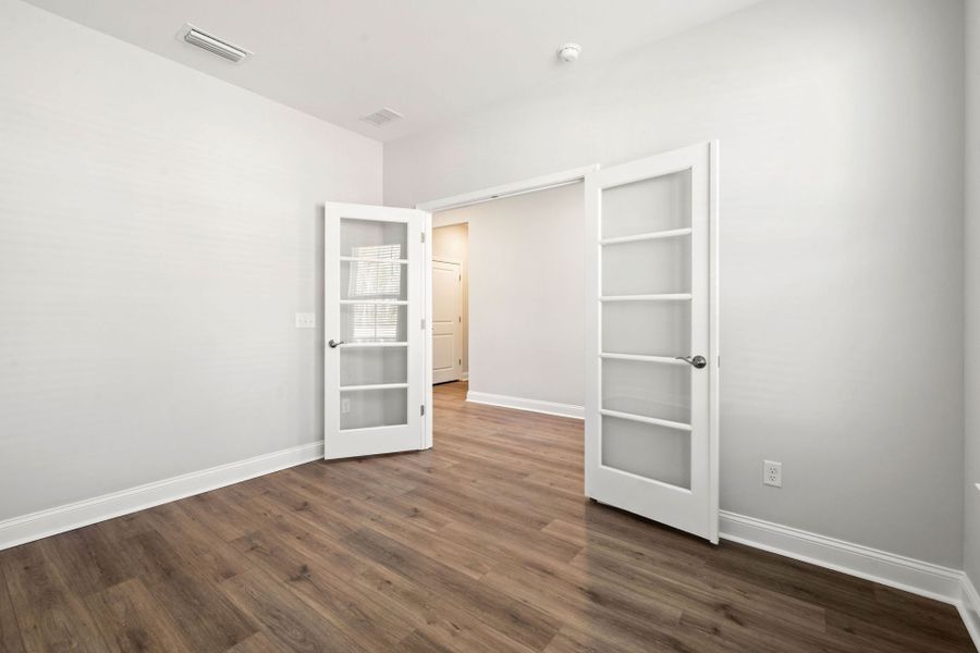 Spacious, unfurnished interior of a new home in Del Webb Savannah at Heartwood, Richmond Hill (Image 19).