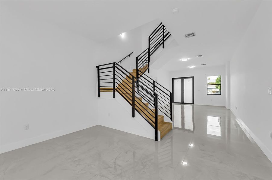 Spacious, unfurnished interior of a new home in , Fort Lauderdale (Image 23). Spacious, unfurnished interior of a new home in , Fort Lauderdale (Image 23).