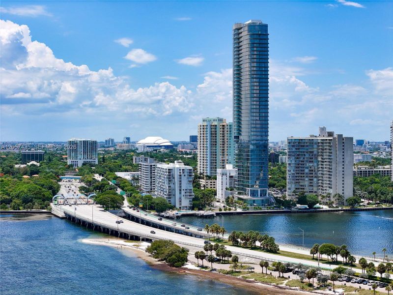Condo located in Miami, FL showcasing its design and architecture (Image 5). Condo located in Miami, FL showcasing its design and architecture (Image 5).
