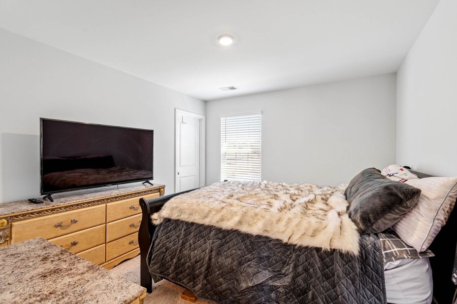 Furnished interior view inside a new home in , Beaufort (Image 49).