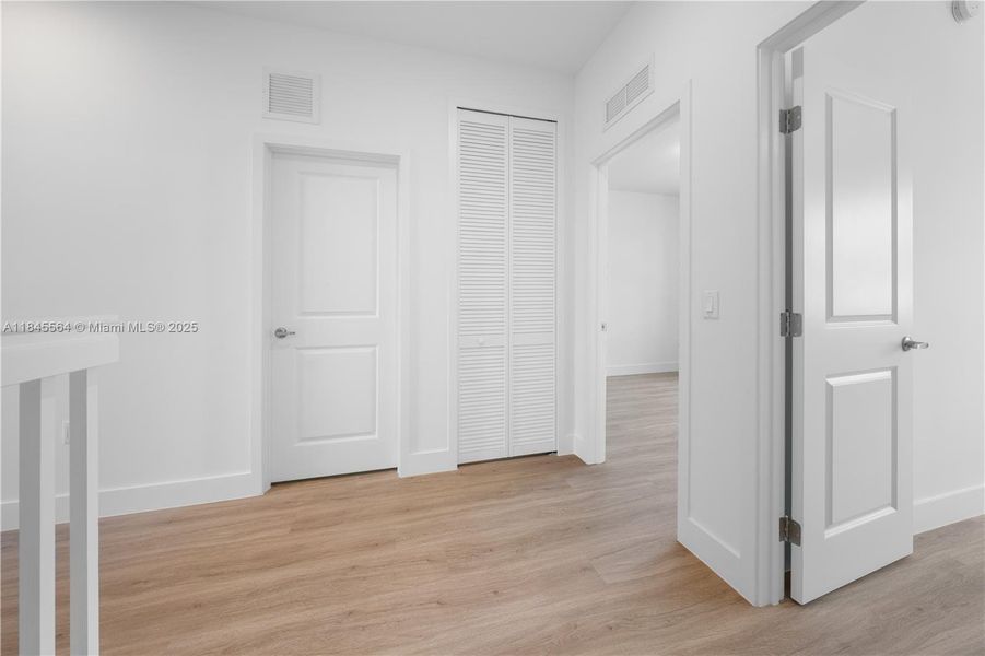 Spacious, unfurnished interior of a new home in , Florida City (Image 15).