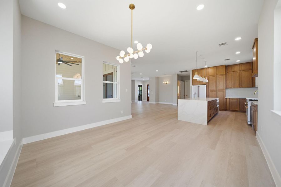Spacious, unfurnished interior of a new home in , Tomball (Image 36).