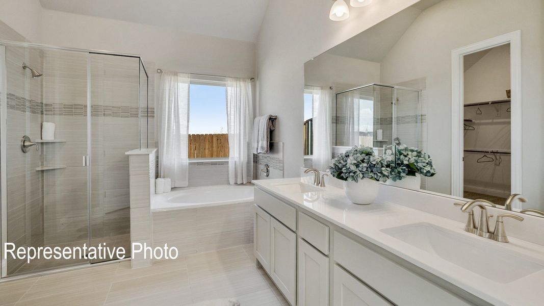 Furnished interior view inside a new home in Hulen Trails, Fort Worth (Image 11).