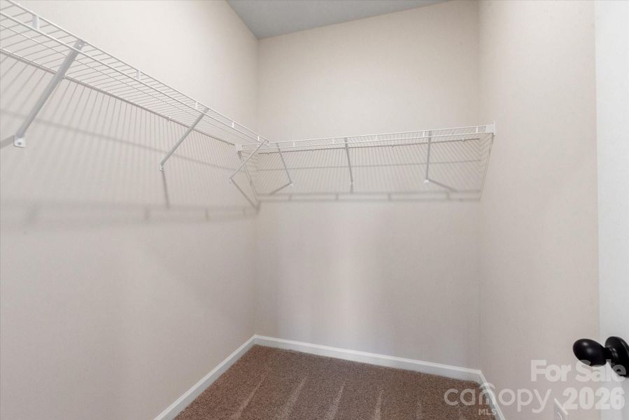 Spacious, unfurnished interior of a new home in Stagecoach Station, Gastonia (Image 20).