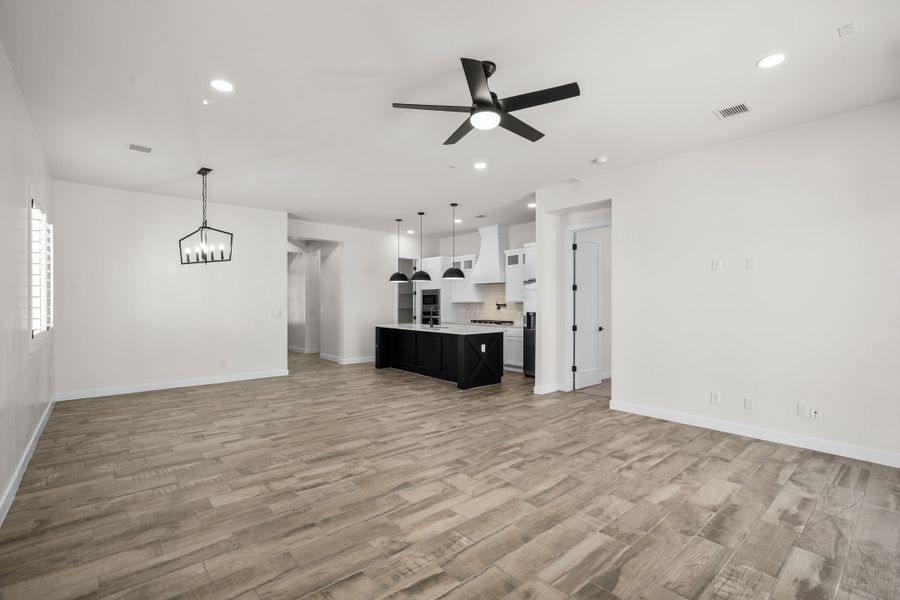 Spacious, unfurnished interior of a new home in Summer Sky North, El Paso (Image 22).