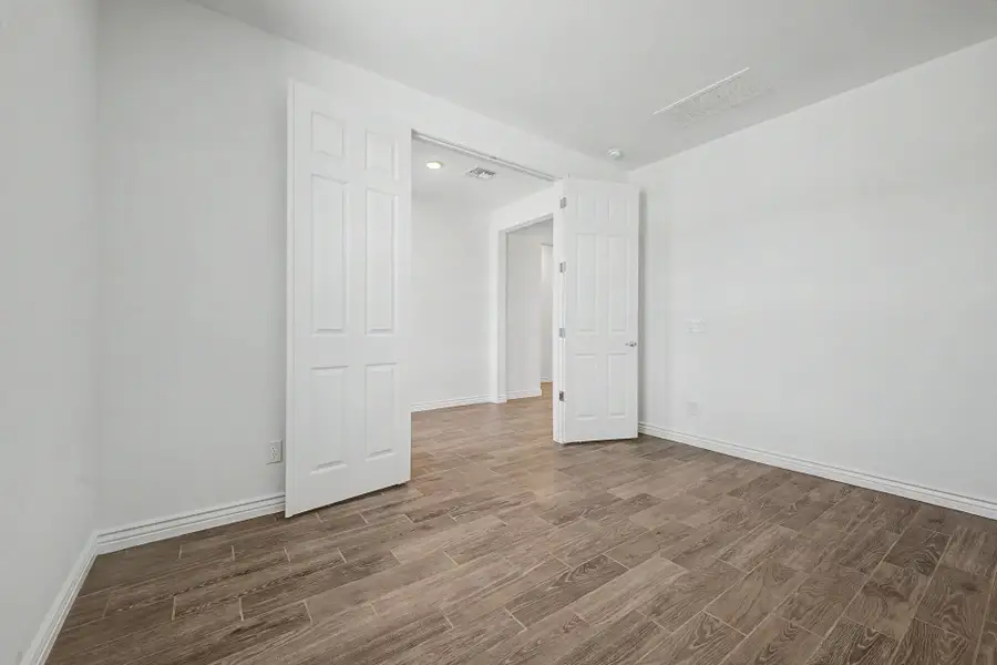 Spacious, unfurnished interior of a new home in Miravida, Surprise (Image 7). Spacious, unfurnished interior of a new home in Miravida, Surprise (Image 7).
