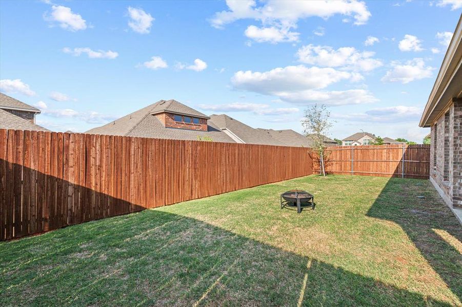 Exterior details and patio area of a home in , Fort Worth (Image 22).