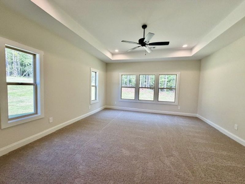Spacious, unfurnished interior of a new home in Lakefield, Palmetto (Image 10).