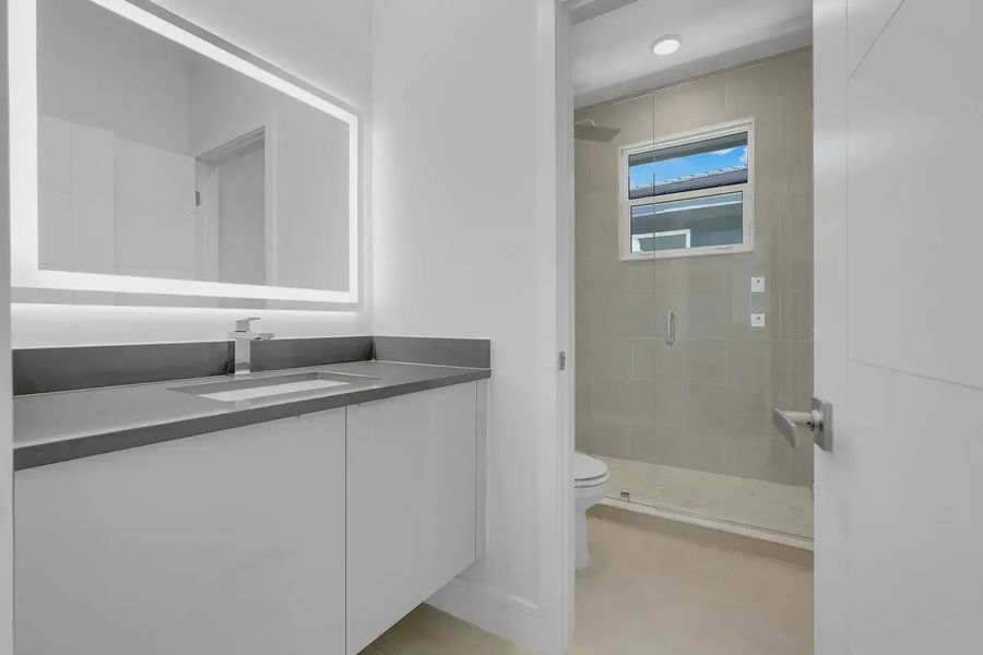 3036 Kensington Ave:Interior