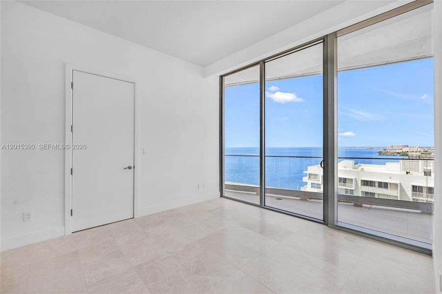 Spacious, unfurnished interior of a new home in , Miami (Image 74).