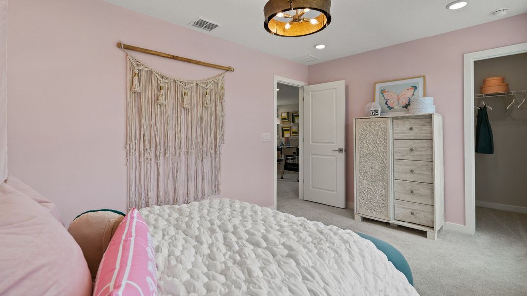 Furnished interior view inside a new home in Willowbrook North, Winter Haven (Image 38). Furnished interior view inside a new home in Willowbrook North, Winter Haven (Image 38).