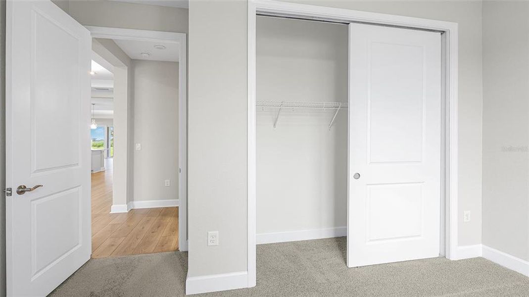Spacious, unfurnished interior of a new home in Cresswind at Lake Harris, Tavares (Image 36).