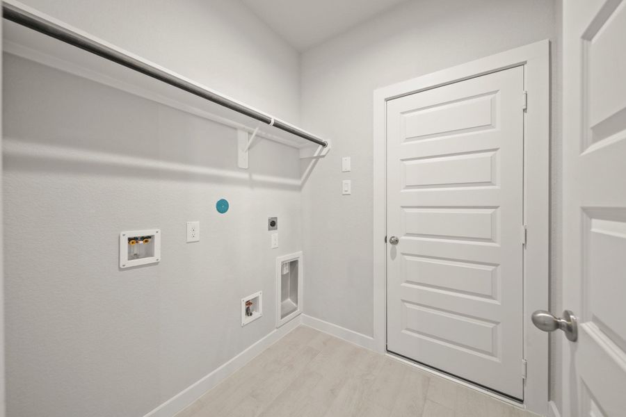 Spacious, unfurnished interior of a new home in Cypresswood Landing, Humble (Image 9).