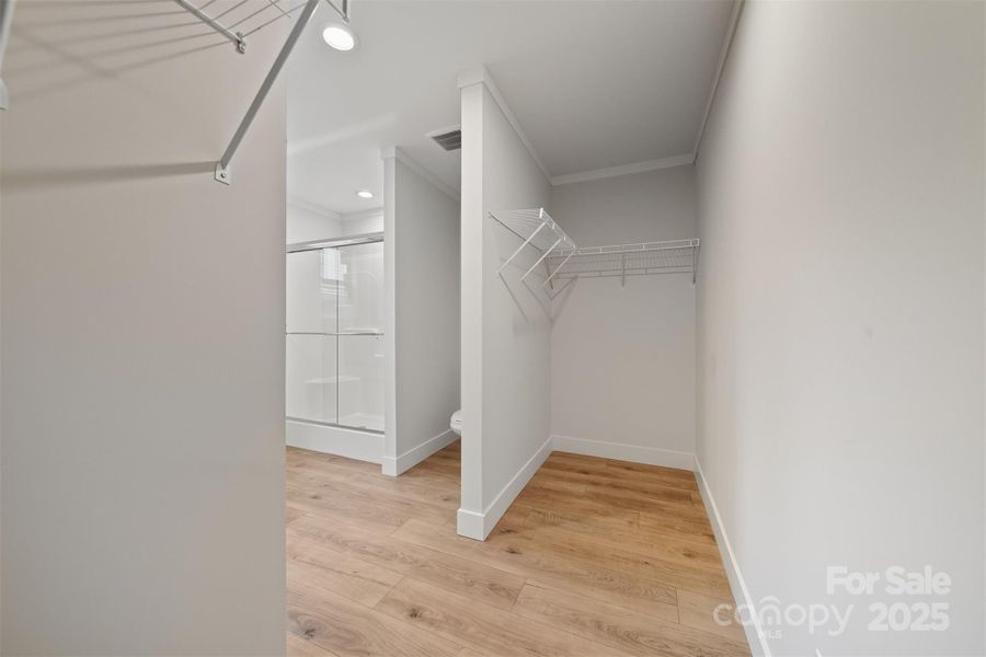 Spacious, unfurnished interior of a new home in , Lenoir (Image 22).