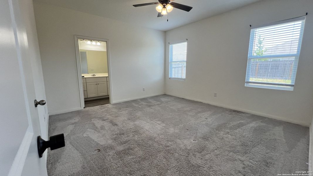 Spacious, unfurnished interior of a new home in Trails at Culebra, San Antonio (Image 20).