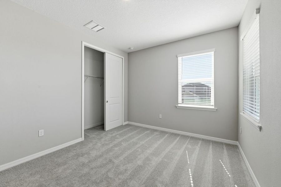 Spacious, unfurnished interior of a new home in Skye Ranch Community Group Page, Sarasota (Image 17).