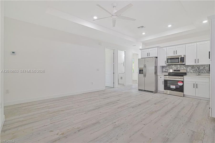 Spacious, unfurnished interior of a new home in , Fort Myers (Image 14).