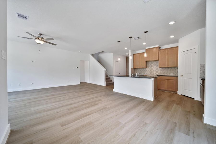 Spacious, unfurnished interior of a new home in Roman Forest, New Caney (Image 18).
