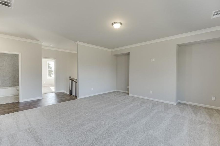 Spacious, unfurnished interior of a new home in , Gainesville (Image 37).