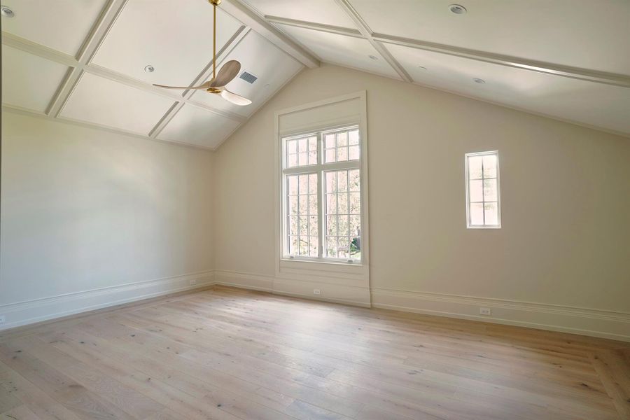 Spacious, unfurnished interior of a new home in , Houston (Image 9).