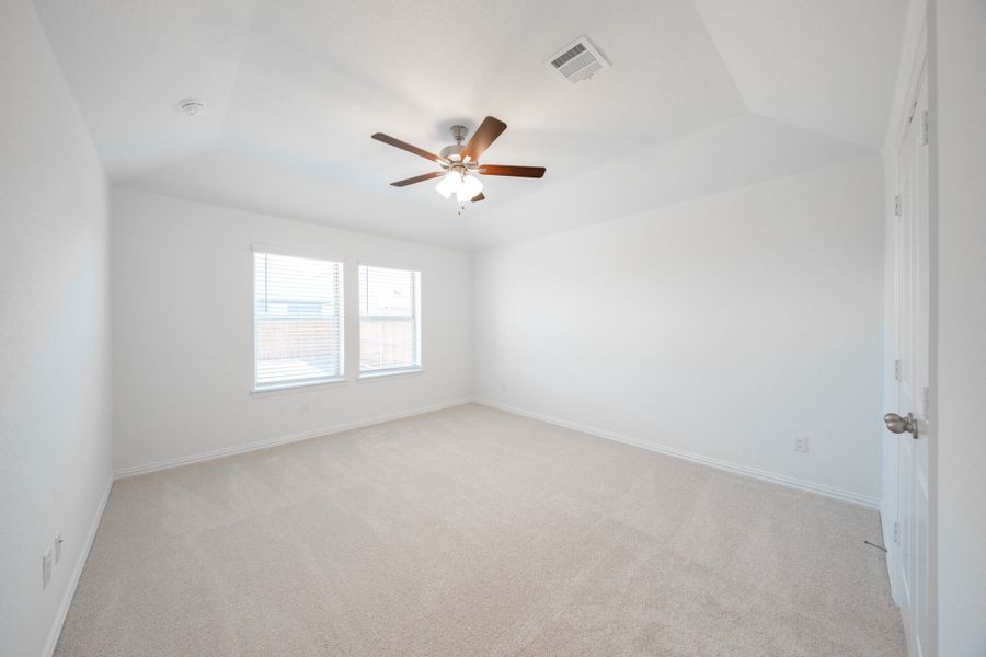 Spacious, unfurnished interior of a new home in Churchill, Anna (Image 16).