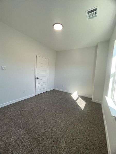 Spacious, unfurnished interior of a new home in , Anahuac (Image 10).